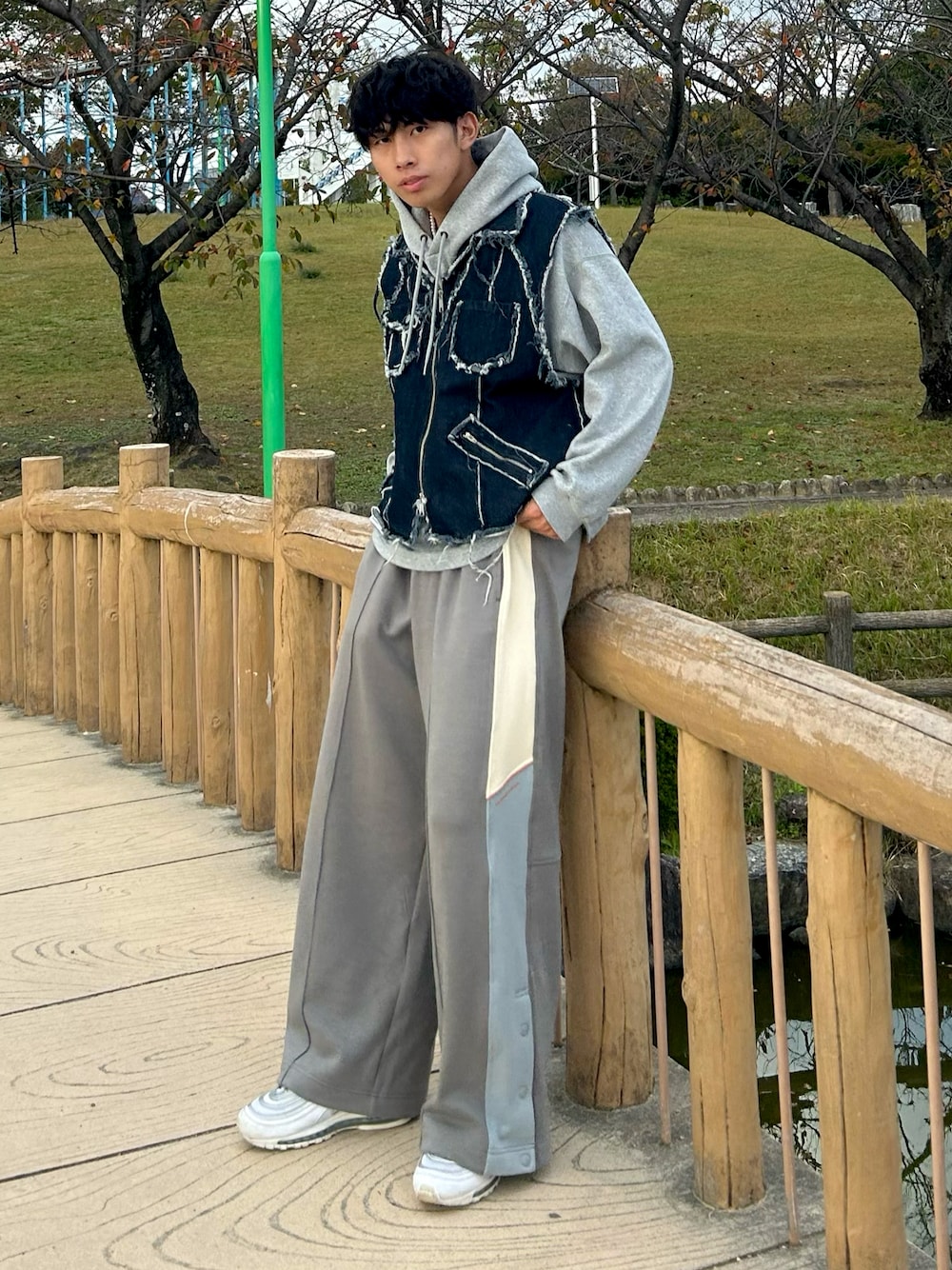 seyto（セイト）の「Damage zip denim vest / ダメージジップ