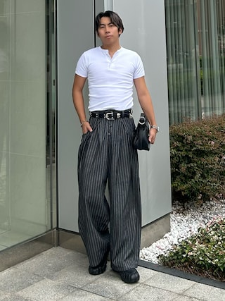 「WISH FOR EVER（ウィッシュフォーエバー）の【新色追加】ASSORT CROSS TUCK BAGGY PANTS / アソートクロスタックバギーパンツ（スラックス）」を使った、蘭丸さん（メンズ・175cm）の夏コーディネート