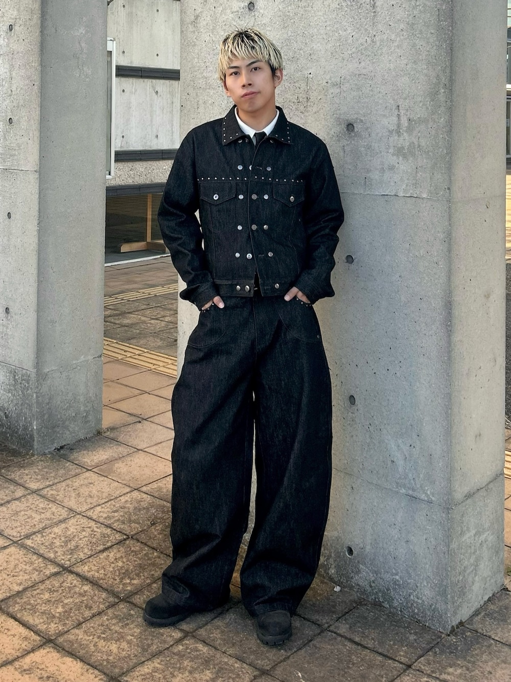 Studs Design Rigid Curve Denim / スタッズデザインリジットカーブ