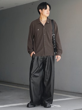 「アイテム（ブローチ/コサージュ）」を使った、MinoriTYスタッフさん（メンズ・180cm）の秋コーディネート