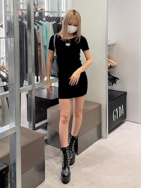 「GYDA（ジェイダ）のshiny lace upタンクソールショートブーツ（ブーツ、ブラック系）」を使った、miinaさん（レディース・156cm）の春コーディネート