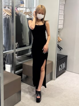 「GYDA（ジェイダ）のバックオープンジップスリットリブニットロングワンピース（ワンピース、グレー系）」を使った、miinaさん（レディース・156cm）の春コーディネート