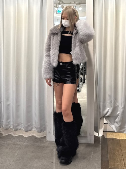 ハイウエストフェイクレザーショートパンツ（その他パンツ）｜GYDA