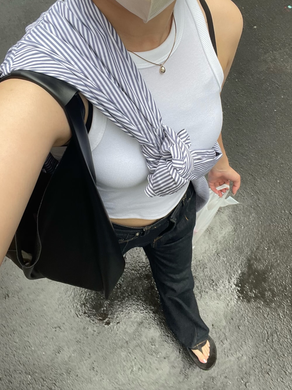 「シンプルコーデ、カジュアル」｜「Knuth Marfのアイテム（デニムパンツ、ブルー系）」を使った、Rさん（レディース・163cm）の夏コーディネートの1枚目の写真