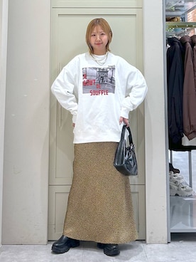 「アイテム（ネックレス、ベージュ系）」を使った、いそまるさん（レディース・168cm）の冬コーディネート