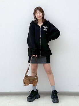 「スニーカー特集」｜いそまるさん（レディース・168cm）の冬コーディネート