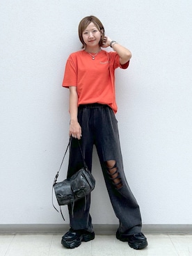 「スニーカー特集」｜「アイテム（アクセサリー）」を使った、いそまるさん（レディース・168cm）の夏コーディネート