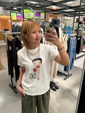 「LOWRYS FARM（ローリーズファーム）のステンレスロングネックレス　605355（ネックレス、シルバー系）」を使った、いそまるさん（レディース・168cm）の春コーディネート
