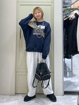 「おでかけ」｜「アイテム（スウェット）」を使った、いそまるさん（レディース・168cm）の秋コーディネート