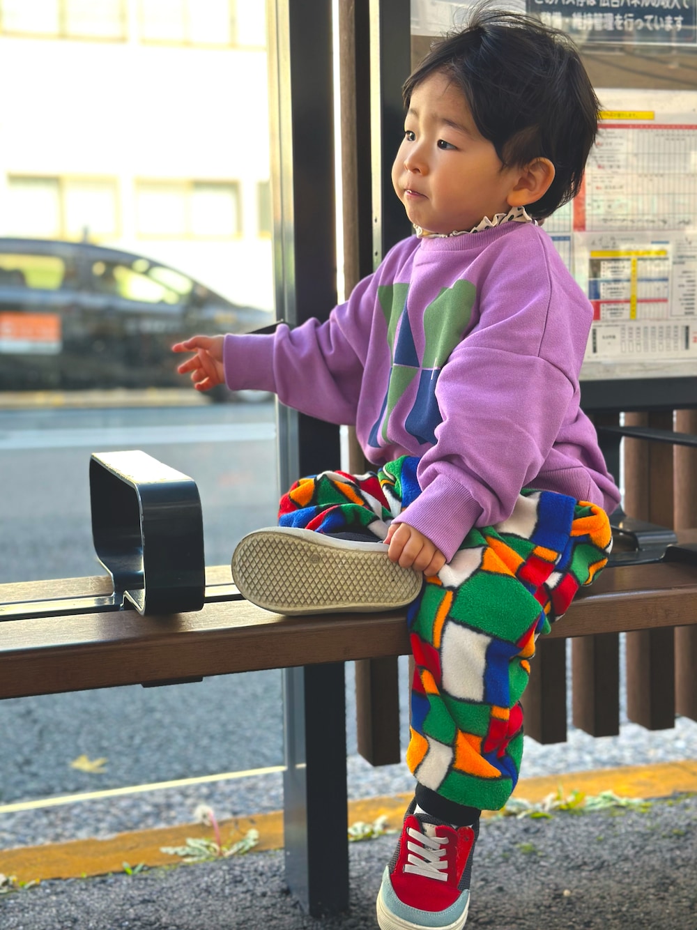 「冬コーデ、男の子、キッズコーデ、未来のWEARISTAプロジェクト、おしゃれさんと繋がりたい、あったかコーデ、カジュアル、派手コーデ、ビッグシルエット、マーキーズ(MARKEY'S)、markey's、男の子コーデ、1歳、むすこーで、マーキーズコーデ」｜「MARKEY'Sのアイテム（スウェット、ピンク系）」を使った、noahcode365さん（キッズ・80cm）の冬コーディネートの1枚目の写真