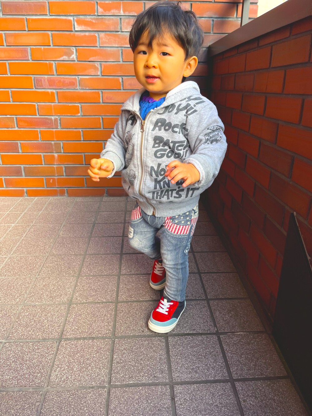「未来のWEARISTAプロジェクト、キッズコーデ、ヒステリックミニ、むすこーで、男の子コーデ、男の子ファッション、キッズファッション、キッズモデル、男の子、1歳、1歳児コーデ、1歳9ヶ月、キッズコーディネート、おしゃれさんと繋がりたい、男の子コーディネート」｜「HYSTERIC MINIのアイテム（パーカー、グレー系）」を使った、noahcode365さん（キッズ・80cm）の冬コーディネートの1枚目の写真