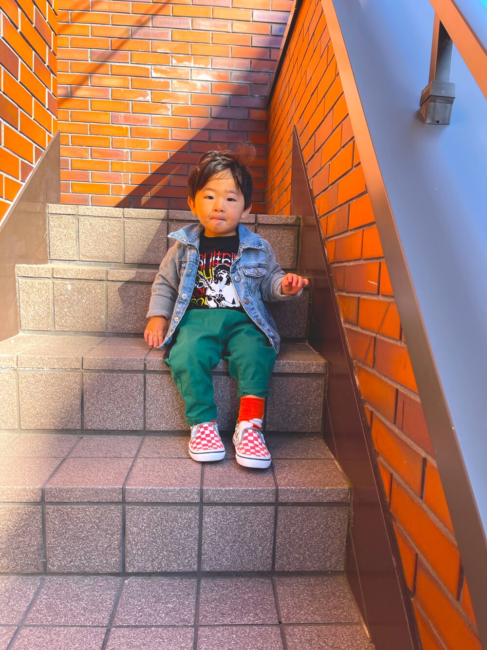 「未来のWEARISTAプロジェクト、キッズコーデ、ベビーコーデ、むすこーで、男の子コーデ、キッズファッション、キッズモデル、キッズ服、男の子、1歳9ヶ月、1歳児、男の子ファッション、1歳、マーキーズ(MARKEY'S)、markey's」｜「MARKEY'Sのアイテム（Tシャツ/カットソー、ブラック系）」を使った、noahcode365さん（キッズ・80cm）の冬コーディネートの1枚目の写真