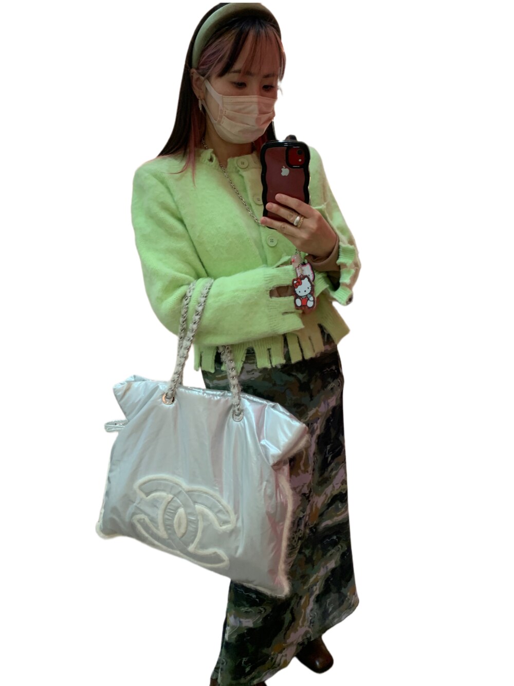 CHANELのトートバッグを使った人気ファッションコーディネート CHANELのトートバッグを使った人気ファッションコーディネート