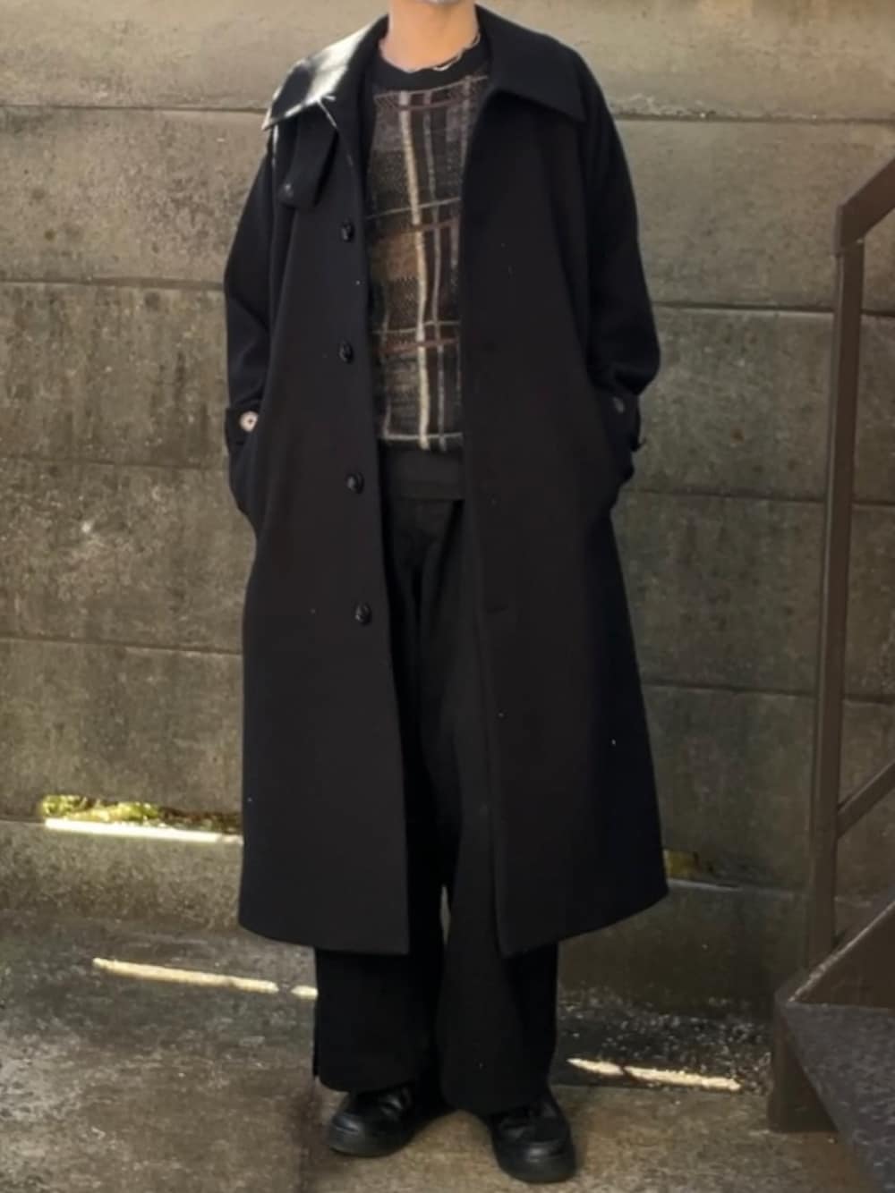「CLEL、David Taylor、GU、NIKE、古着、ステンカラーコート、ニット、デニム、スニーカー、ブラック、チェック、ワイドパンツ、プチプラ、シンプル、新星WEARISTAにエントリー」｜「CLELの【CLEL】Tech Melton Loose Soutien Collar Coat/テックメルトン ルーズステンカラーコート（ステンカラーコート、ブラック系）」を使った、Y'zさん（メンズ・165cm）の冬コーディネートの1枚目の写真