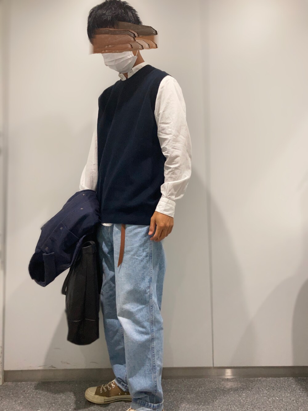 じぇいのふくさんの「オーバーサイズクルーネックベスト（UNIQLO）」を使ったコーディネートの1枚目の写真