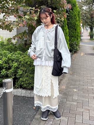 「merry jenny(メリージェニー)のパッチワークダブルジップパーカー(パーカー)」を使った、miokaさん(レディース・162cm)の秋コーディネート