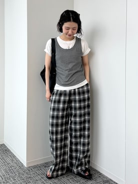 「B.C STOCK（ベーセーストック）の手洗い可 / TR CHECK パンツ（その他パンツ、ブラック系）」を使った、momokoさん（レディース・159cm）の夏コーディネート