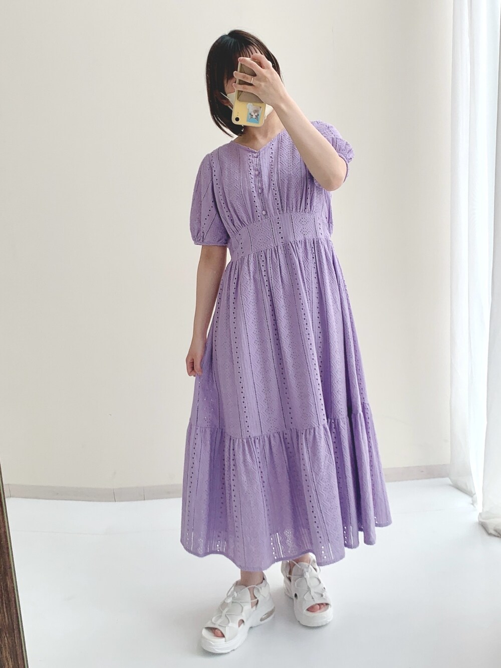 「低身長レディースファッション、スタッフ、レギュラー、夏コーデ、Petitjo、低身長コーデ、低身長、小柄、ワンピース、カジュアルミックス、レースワンピ、スポーツサンダル、moz、パープルコーデ、ロングワンピース」｜「Petitjoの小さいサイズ　綿100％コットンレースワンピース　低身長さん・小柄女性（ワンピース、パープル系）」を使った、そでこさん（レディース・150cm）の春コーディネートの1枚目の写真