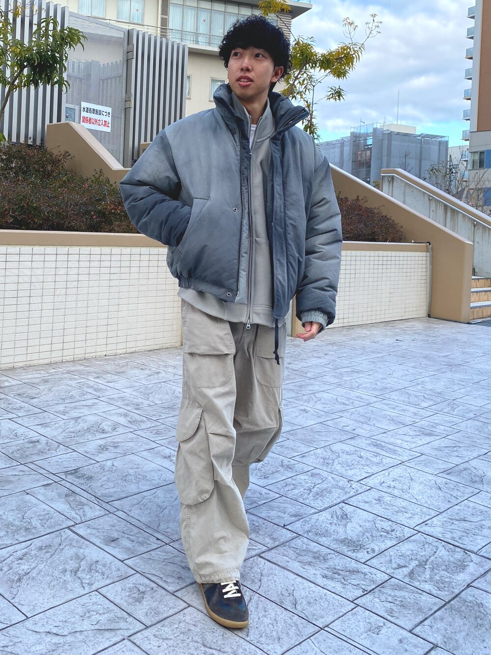 新作通販 Acne Studios ダークグレー ダウンジャケット 32 【公式通販】
