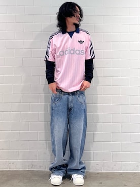 「adidas（アディダス）のデニムパンツ / アディダスオリジナルス adidas Originals（デニムパンツ、ブルー系）」を使った、oiさん（メンズ・176cm）の春コーディネート