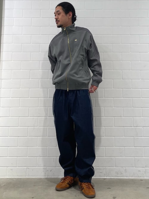 adidasアディカラー ルーズ トラックパンツ デニム ストーン
