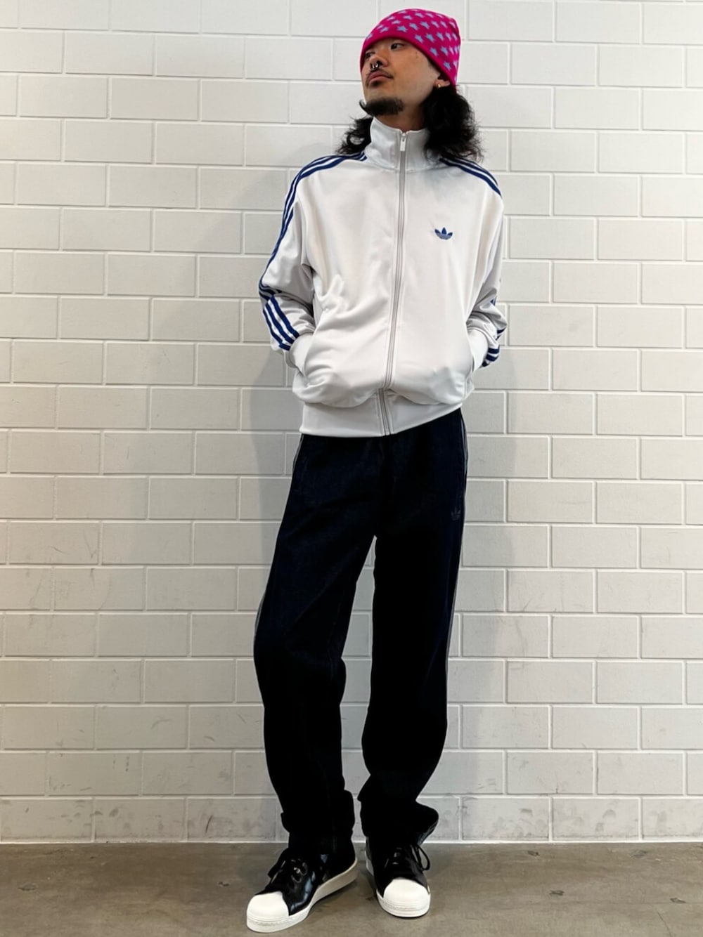 adidasアディカラー ルーズ トラックパンツ デニム ストーン