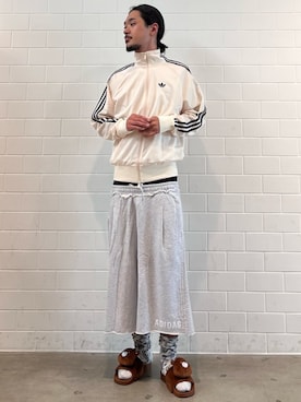 「adidas（アディダス）のスウェット ショーツ / ハーフパンツ / アディダスオリジナルス adidas Originals（その他パンツ、グレー系）」を使った、oiさん（メンズ・176cm）の夏コーディネート