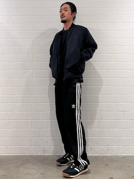 「adidas originals」｜「アイテム（ブルゾン）」を使った、oiさん（メンズ・176cm）の秋コーディネート