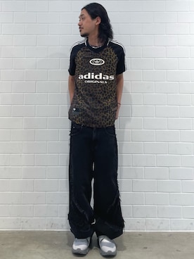 「adidas（アディダス）のTGワイドDNM PTSパンツ / アディダスオリジナルス adidas Originals（デニムパンツ、ブラック系）」を使った、oiさん（メンズ・176cm）の春コーディネート
