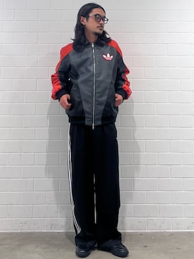 adidas（アディダス）の「Ivy Park メタリック アノラックジャケット