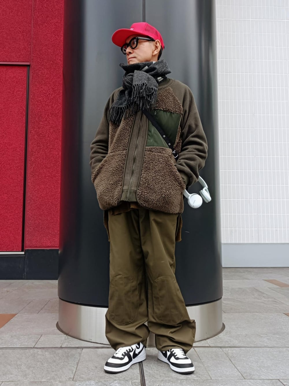 COMME des GARCONS SHIRTのマフラーを使った人気ファッション