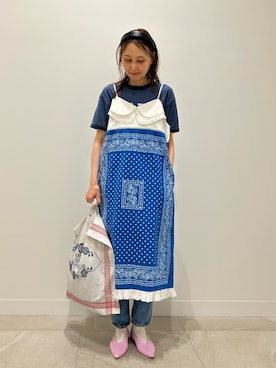 「INDIA IS BEAUTIFUL（インディアイズビューティフル）のINDIA IS BEAUTIFUL/BANDANA CAMSOLE ONEPIECE（ワンピース、ブルー系）」を使った、makironさん（レディース・164cm）の夏コーディネート