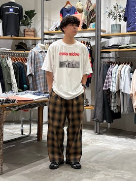 「niko and...（ニコアンド）のチェックブロードパンツ（その他パンツ、イエロー系）」を使った、sogoさん（メンズ・180cm）の夏コーディネート