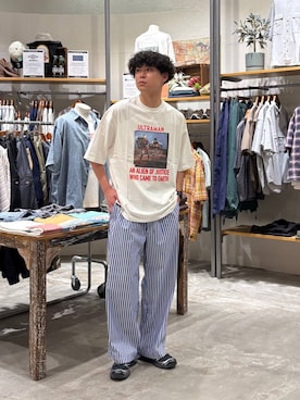「niko and...（ニコアンド）のパジャマ柄イージーパンツ（その他パンツ、ブルー系）」を使った、sogoさん（メンズ・180cm）の春コーディネート