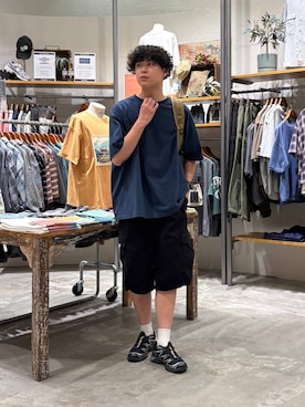 「Champion（チャンピオン）の【Champion(チャンピオン)】別注 NATOKii(ネイトゥーキー)バックプリントTシャツ（Tシャツ/カットソー、ブルー系）」を使った、sogoさん（メンズ・180cm）の春コーディネート