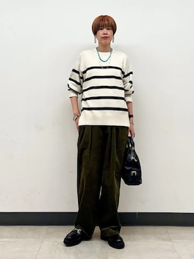 「アイテム（ネックレス、ブルー系）」を使った、森さん（レディース・162cm）の秋コーディネート