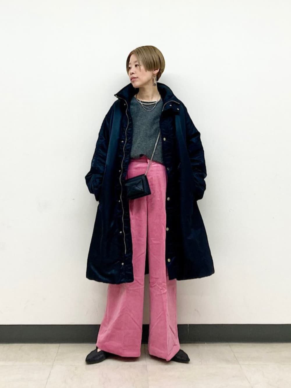「SHIPS、SHIPS for women、シップス フォー ウィメン(SHIPS for women)、冬アウター、冬コーデ、ベンチコート、コーディロイパンツ、ワイドパンツ」｜「SHIPSの〈手洗い可能〉オーガニック コットン コーデュロイ パンツ ◇（その他パンツ、ピンク系）」を使った、森さん（レディース・162cm）の冬コーディネートの1枚目の写真