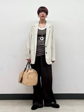 「SHIPS（シップス）のステンレス フープ ピアス（M）（ピアス（両耳用）、ゴールド系）」を使った、森さん（レディース・162cm）の春コーディネート