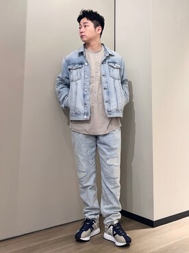「ARMANI EXCHANGE（アルマーニエクスチェンジ）のアイテム（トップス、グレー系）」を使った、🔩J.HARAさん（メンズ・167cm）の春コーディネート