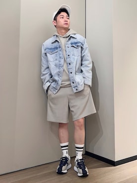 「ARMANI EXCHANGE（アルマーニエクスチェンジ）のアイテム（トップス、グレー系）」を使った、🔩J.HARAさん（メンズ・167cm）の春コーディネート