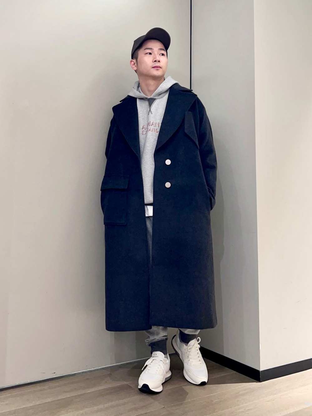 ARMANI EXCHANGEのチェスターコート（グレー系）を使ったメンズ人気