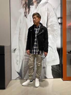 「ARMANI EXCHANGE（アルマーニエクスチェンジ）のアイテム（ライダースジャケット）」を使った、KOWさん（メンズ・174cm）の秋コーディネート
