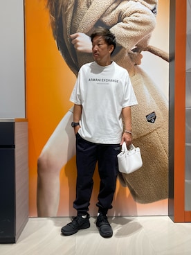 「ARMANI EXCHANGE（アルマーニエクスチェンジ）のアイテム（ハンドバッグ）」を使った、KOWさん（メンズ・174cm）の秋コーディネート