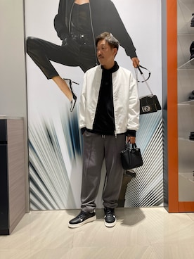 「ARMANI EXCHANGE（アルマーニエクスチェンジ）のアイテム（ハンドバッグ）」を使った、KOWさん（メンズ・174cm）の秋コーディネート
