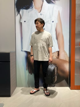 「ARMANI EXCHANGE（アルマーニエクスチェンジ）のアイテム（トップス、グレー系）」を使った、KOWさん（メンズ・174cm）の春コーディネート