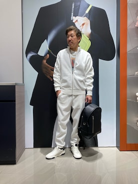 「ARMANI EXCHANGE（アルマーニエクスチェンジ）のアイテム（ジャージ）」を使った、KOWさん（メンズ・174cm）の冬コーディネート