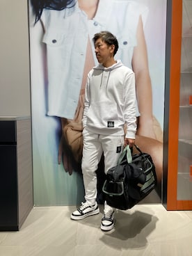 「ARMANI EXCHANGE（アルマーニエクスチェンジ）のアイテム（ボストンバッグ）」を使った、KOWさん（メンズ・174cm）の春コーディネート
