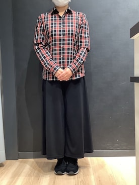 「アイテム（ビジネスシャツ、ブラック系）」を使った、SHIRTS PLAZA 所沢店さん（レディース・152cm）の秋コーディネート