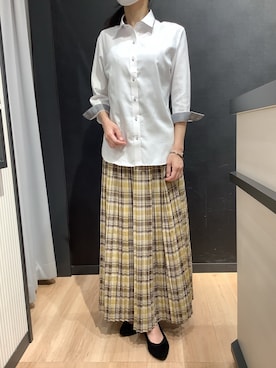 「アイテム（ビジネスシャツ）」を使った、SHIRTS PLAZA 所沢店さん（レディース・157cm）の夏コーディネート