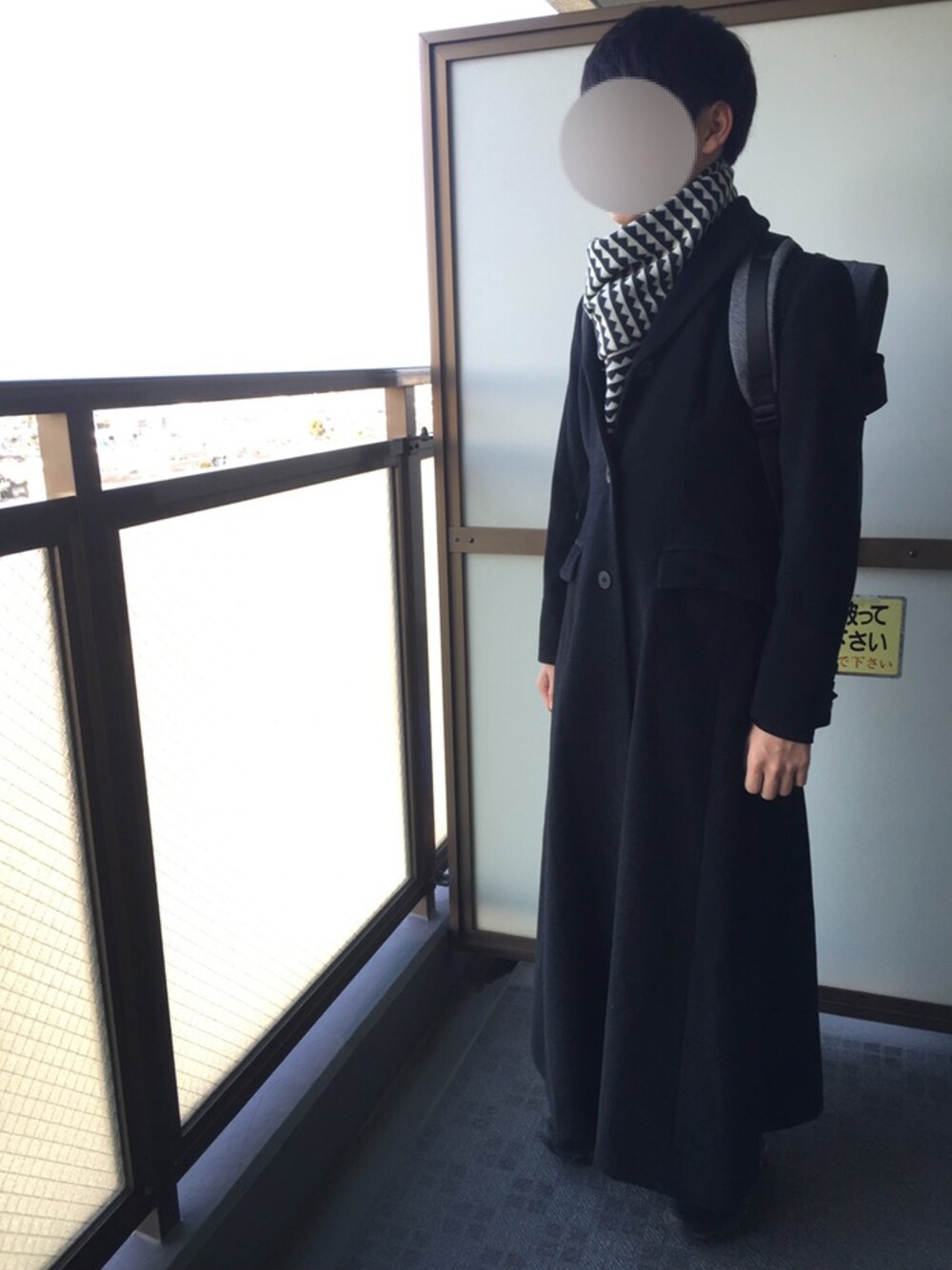 「冬コーデ、オトナカジュアル、モード、低身長コーデ」｜「MARC JACOBSのアイテム（マフラー、ホワイト系）」を使った、Tomさん（メンズ・165cm）の夏コーディネートの1枚目の写真